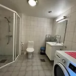 Family-friendly Steps From Everything Appartement