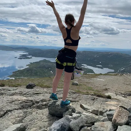 Family-friendly Steps From Everything דירה Beitostolen