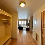 Family-friendly Steps From Everything Apartmán